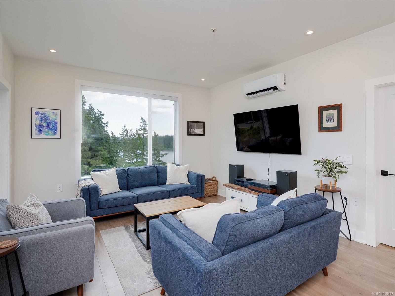 Langford, BC V9B 2W2,1361 Goldstream Ave #605