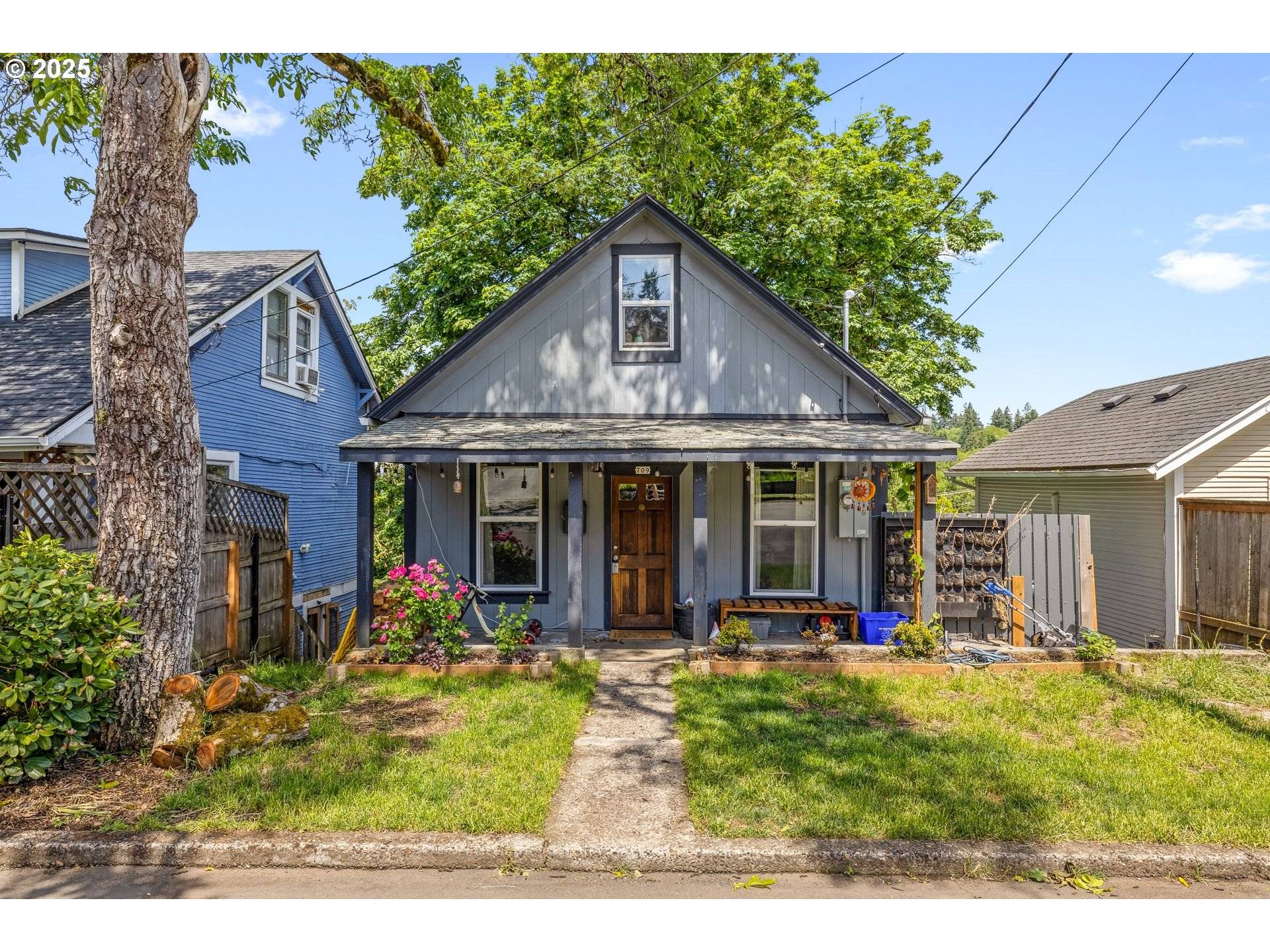 Oregon City, OR 97045,709 10TH ST