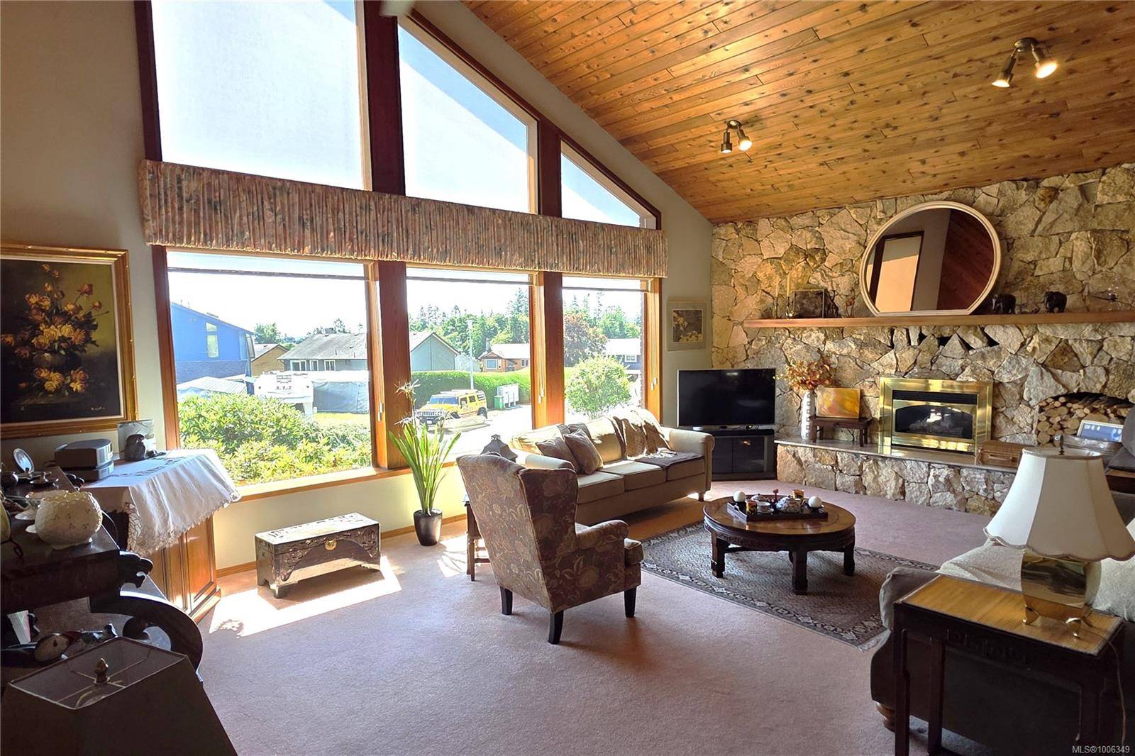 Campbell River, BC V9W 6L2,1613 Passage View Dr