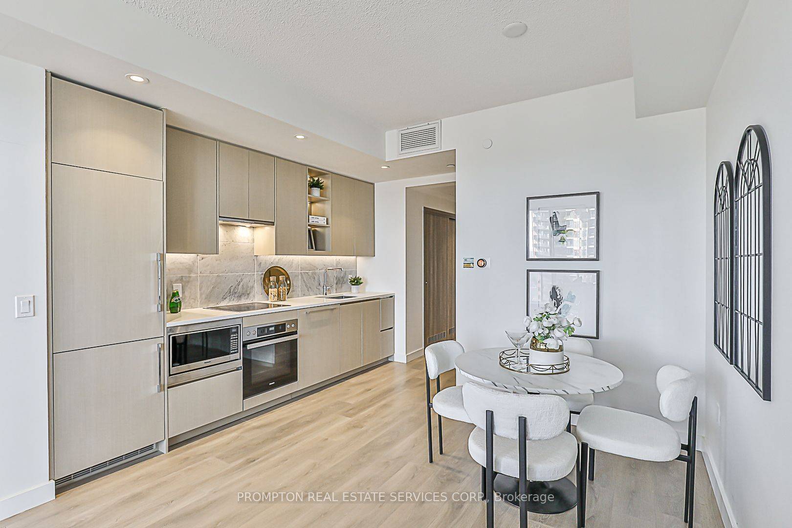 Toronto C15, ON M2K 0H1,95 McMahon DR ##2311