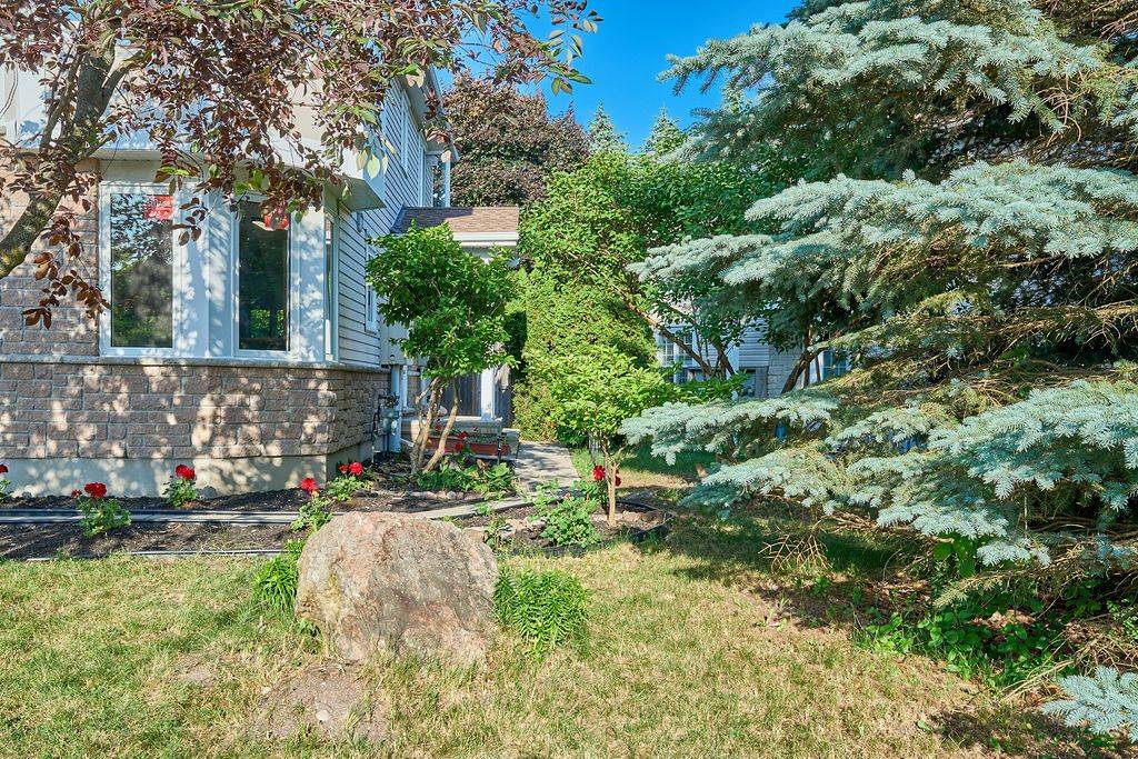 Kanata, ON K2T 1G3,116 Goldridge DR