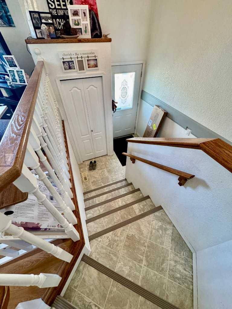 Rocky Mountain House, AB T4T 1V8,5815 70 Avenue Close