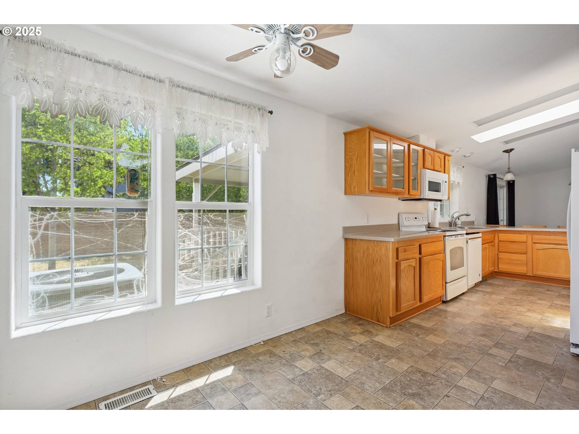Dufur, OR 97021,315 NE 3RD ST