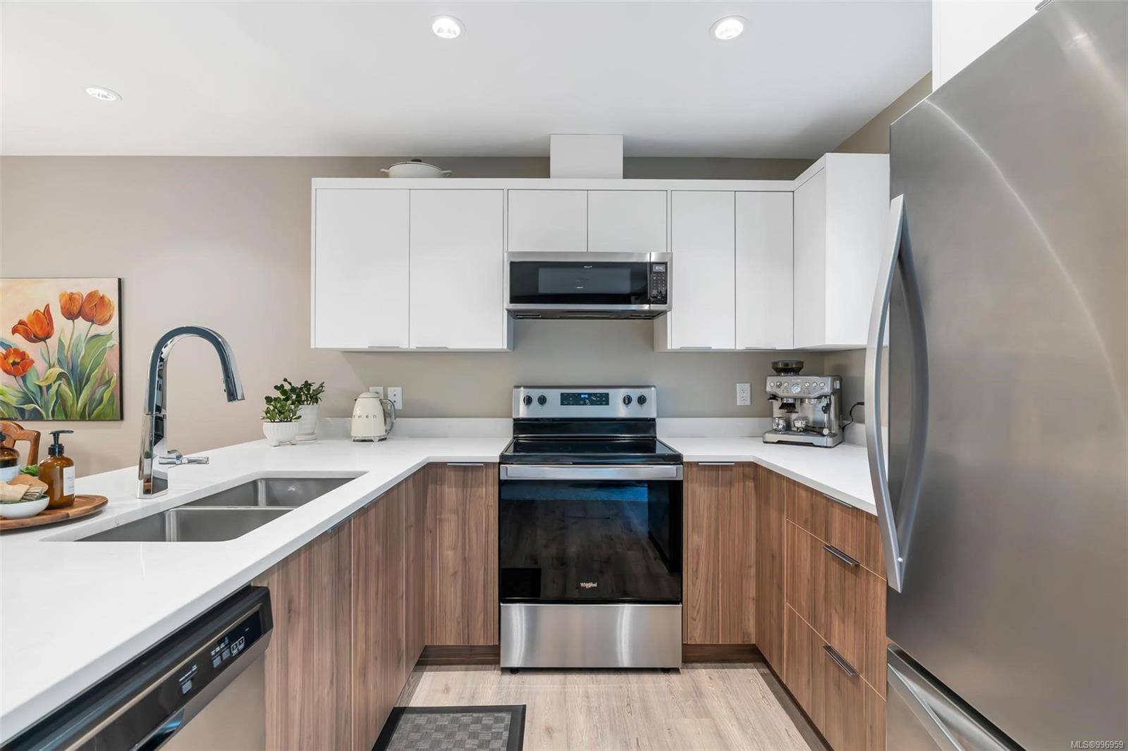Sooke, BC V9Z 1P7,2096 Kennedy St S #119