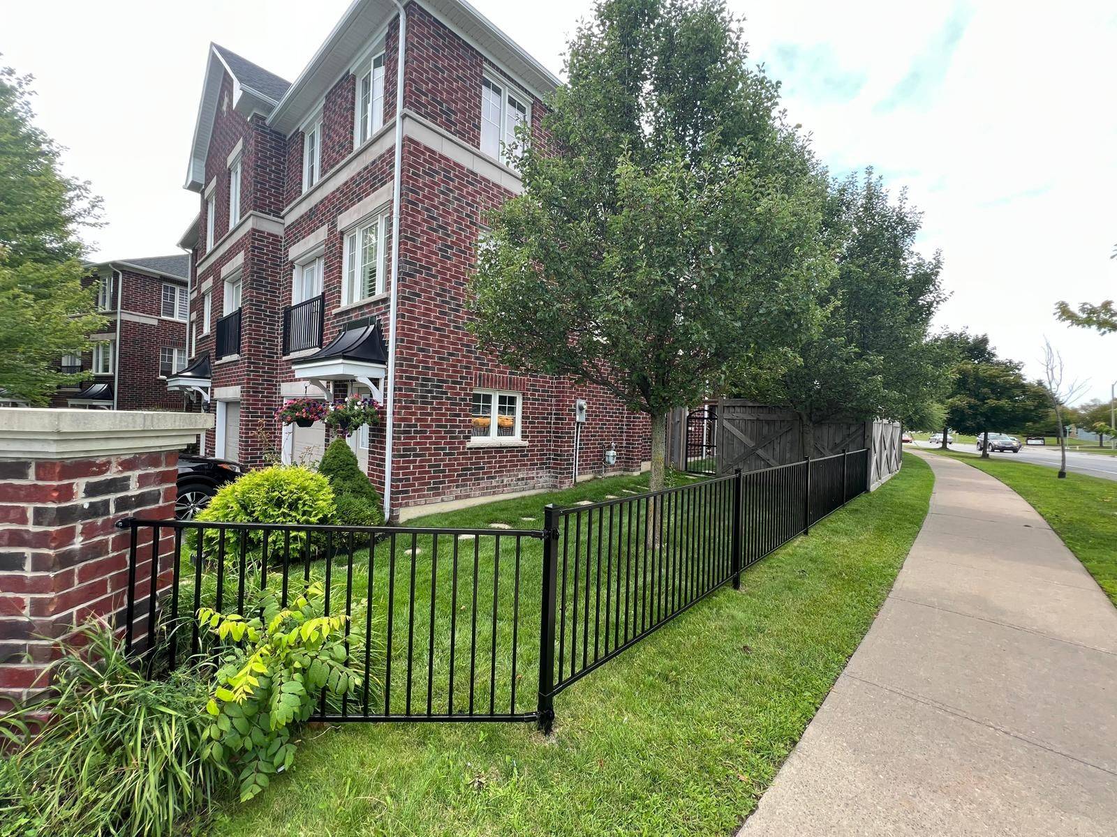 Clarington, ON L1C 0H3,571 Longworth AVE #27