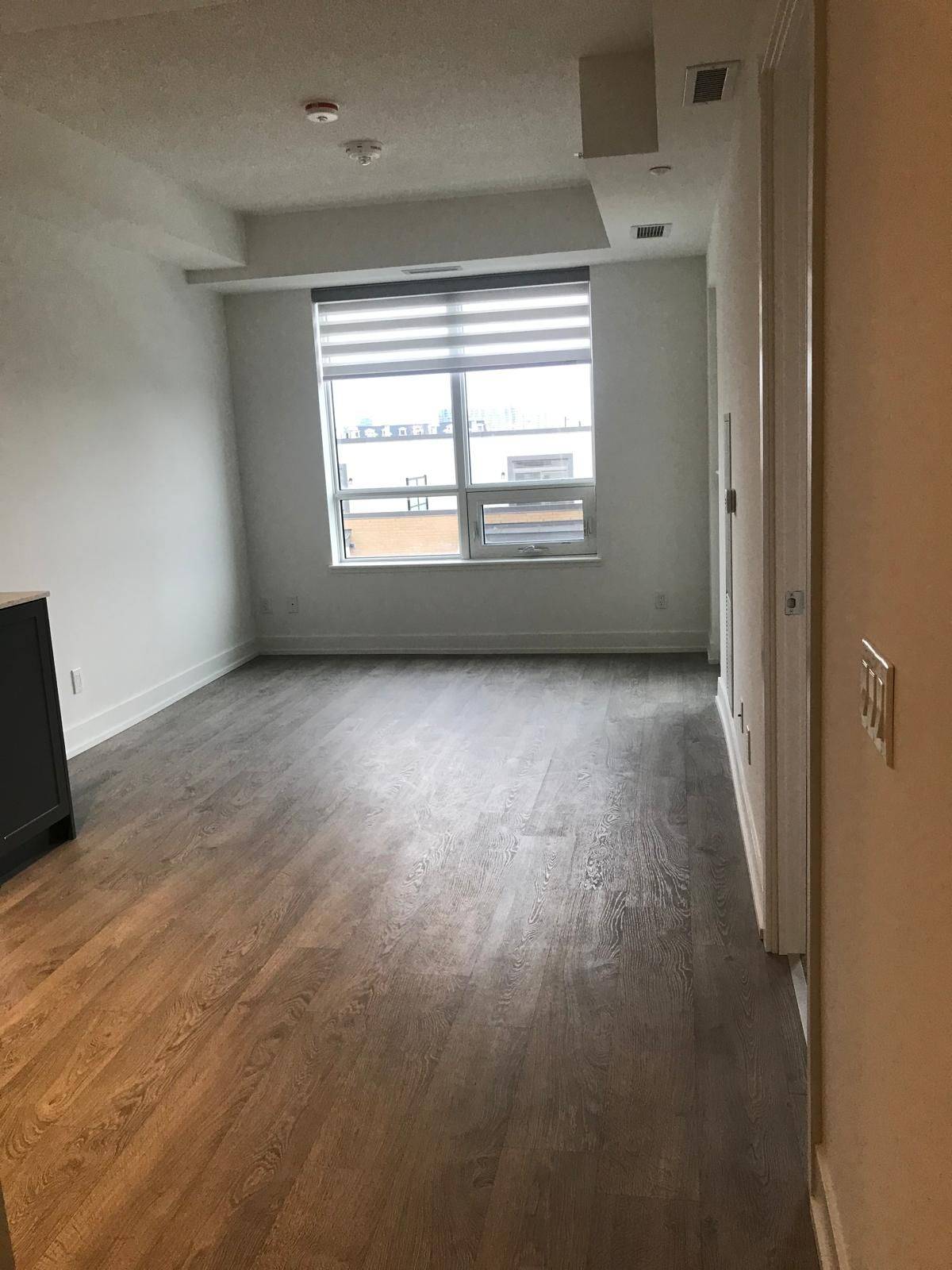 Markham, ON L3R 8G9,268 Buchanan DR #522W