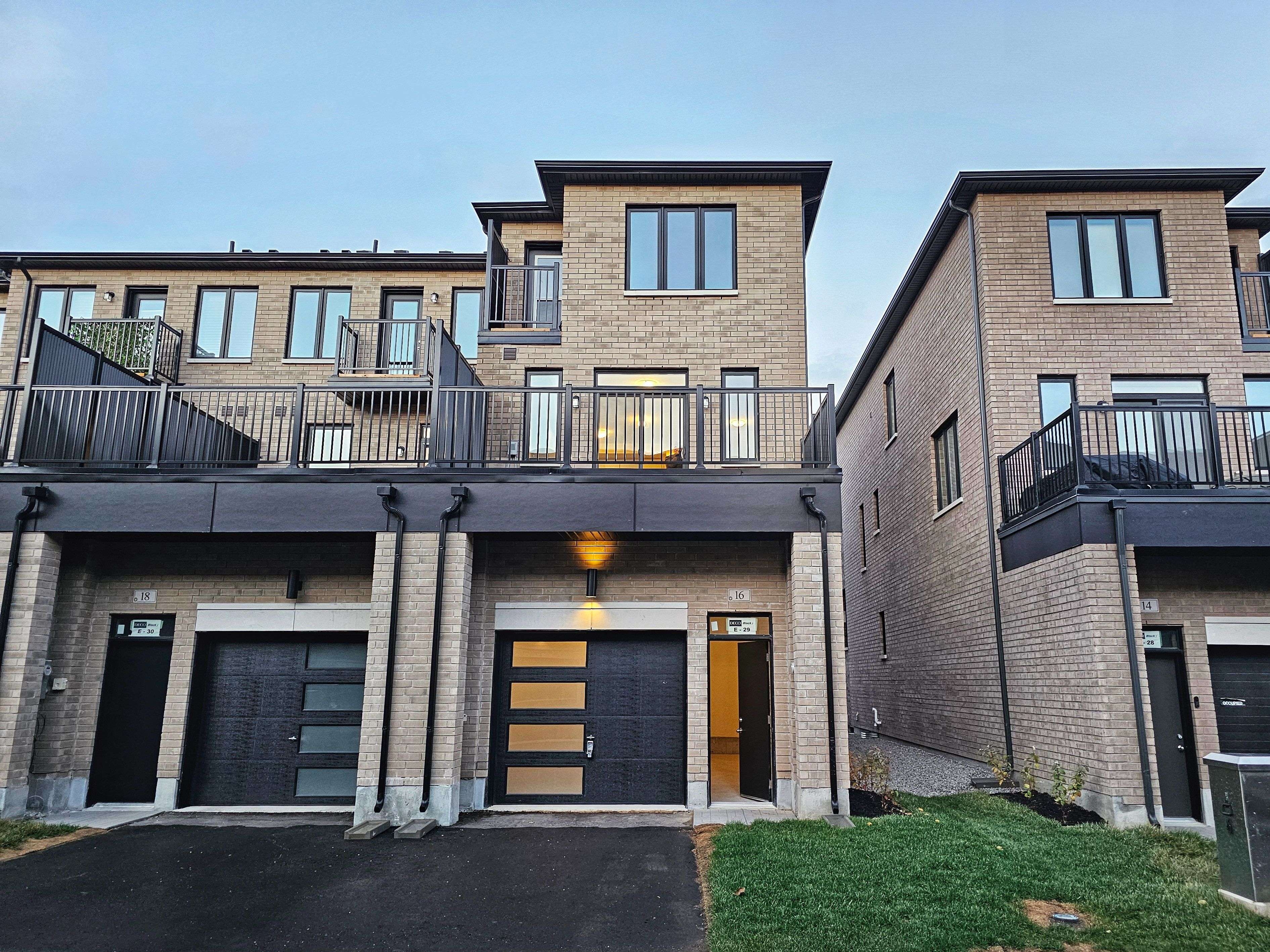 Barrie, ON L4N 6K7,16 Cherry Hill LN