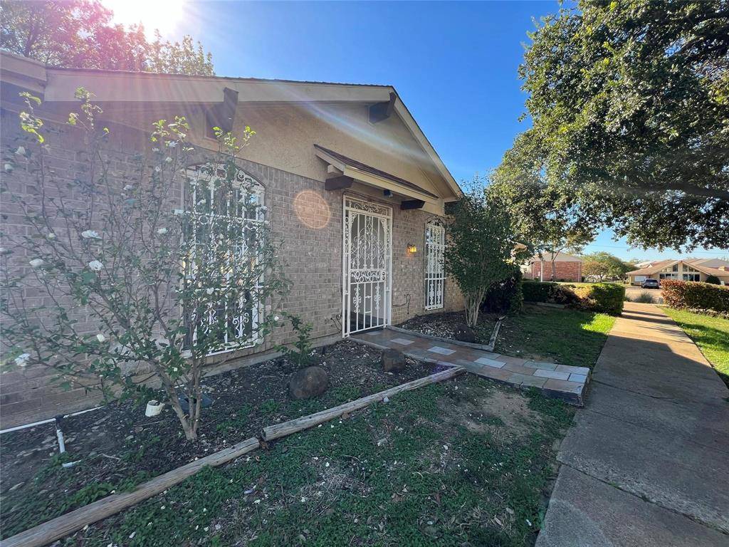 Grand Prairie, TX 75052,3 E Townhouse Lane #26
