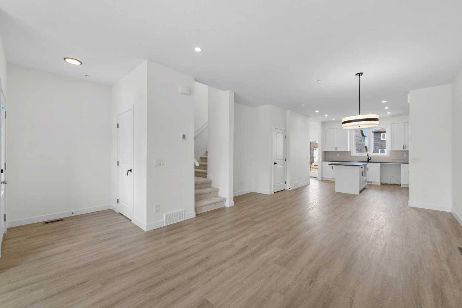 Calgary, AB T3S 0J9,437 Hotchkiss DR SE
