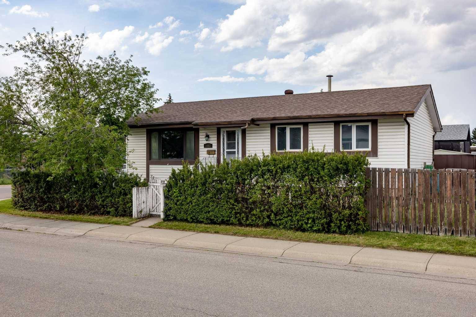 Calgary, AB T2A 5V2,1403 Maitland DR NE