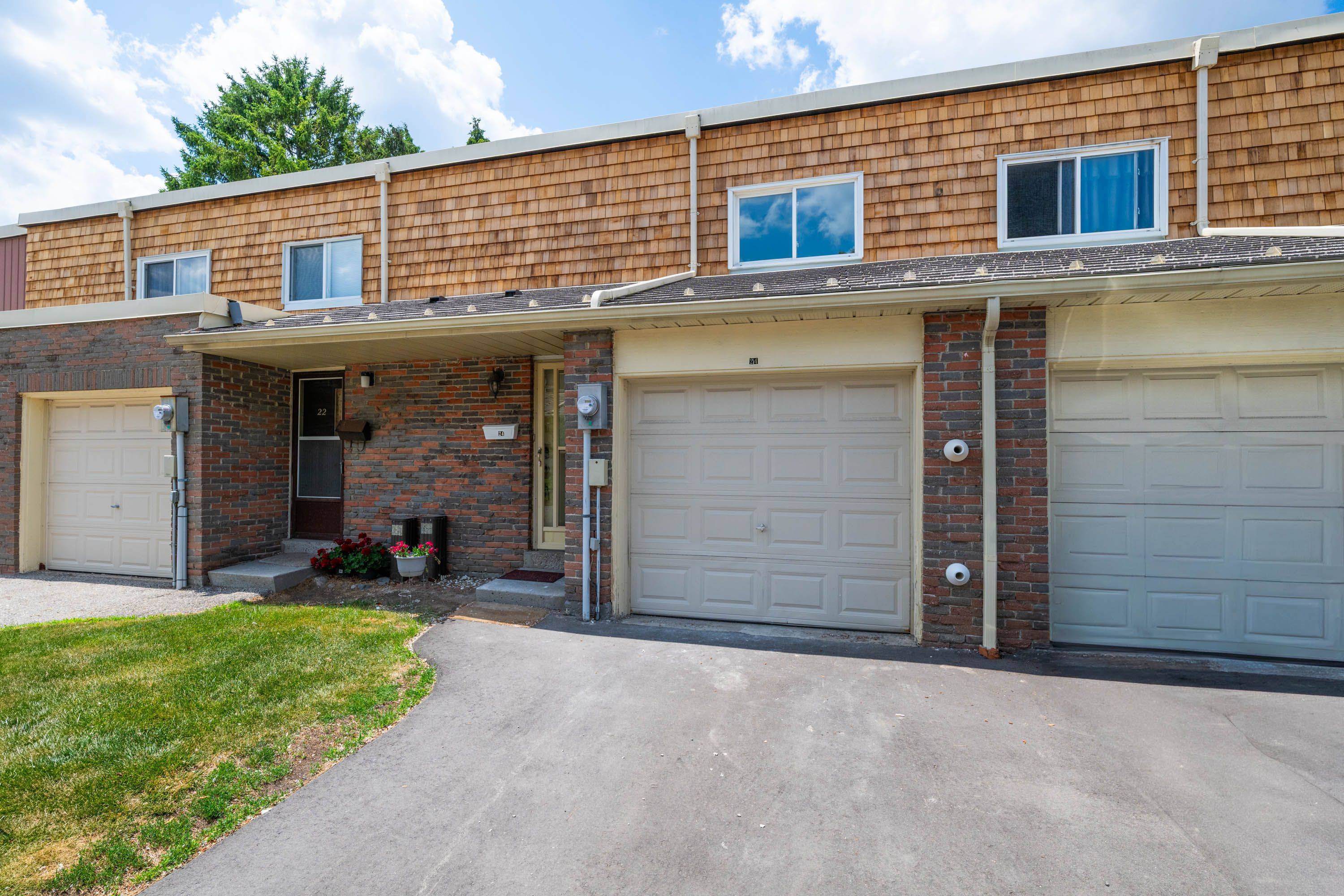 Toronto C15, ON M2J 4H3,24 Woody Vine WAY