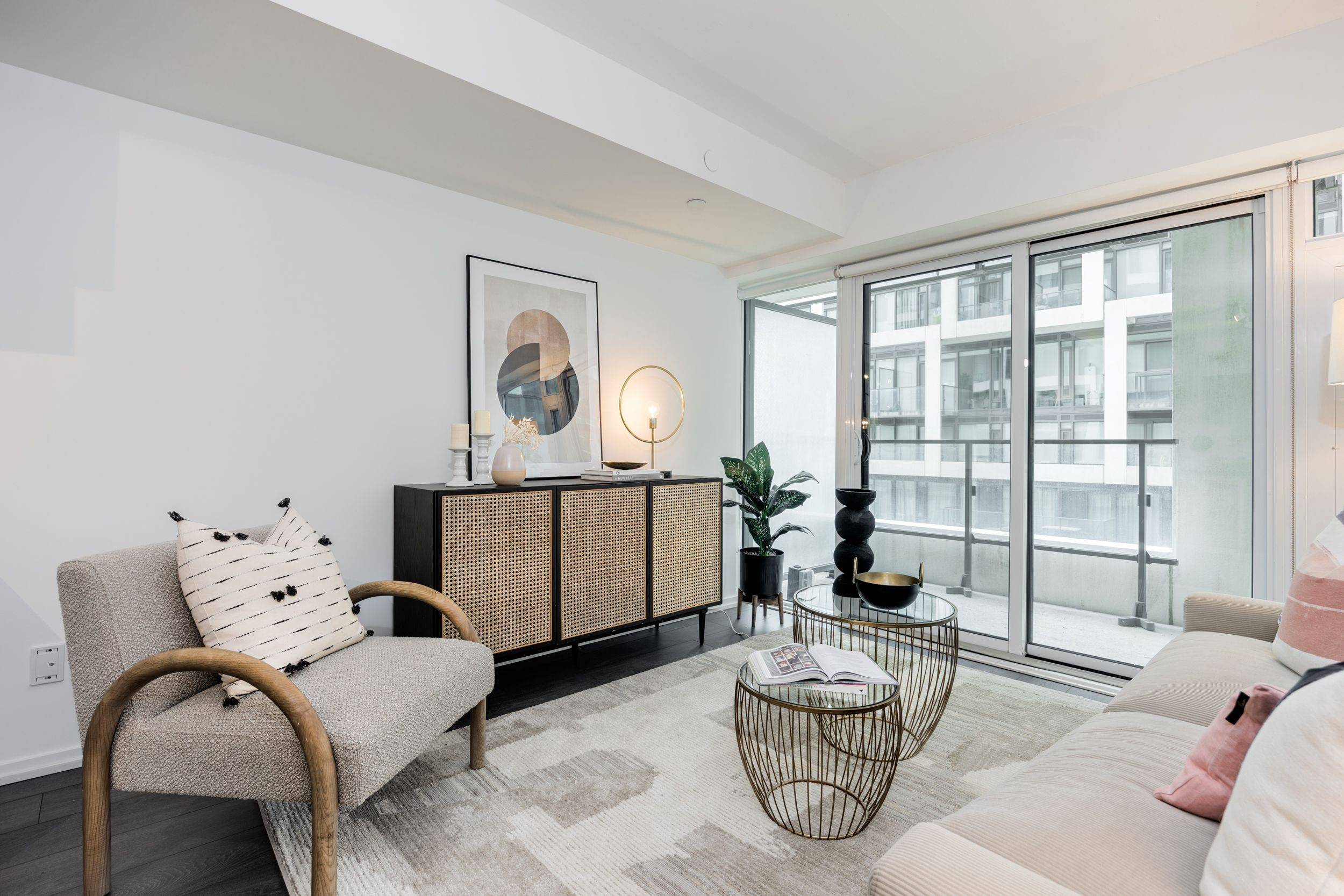 Toronto C10, ON M4S 0B1,5 Soudan AVE #844