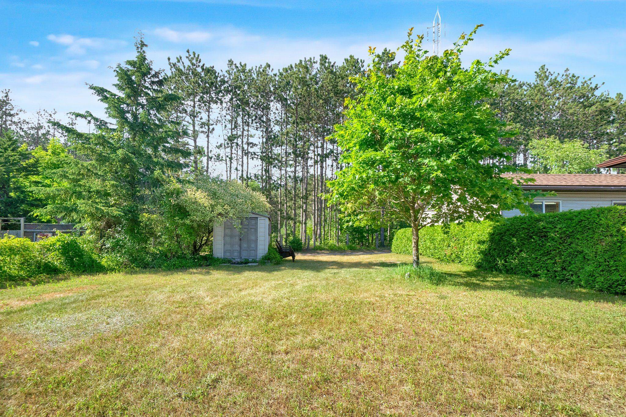 Clarington, ON L0B 1J0,10126 Longsault RD #13