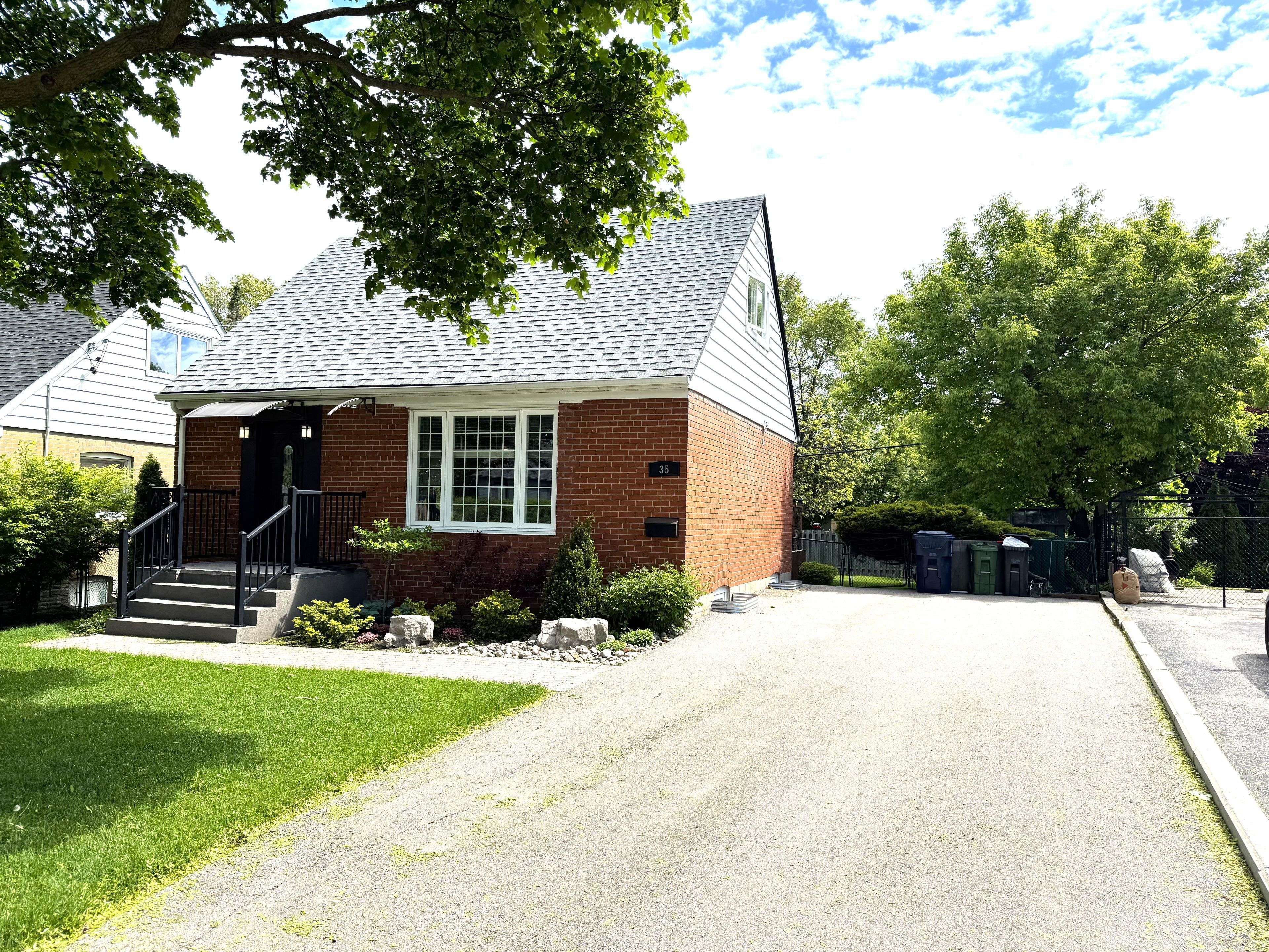 Toronto W10, ON M9W 3Z4,35 Coppermill DR