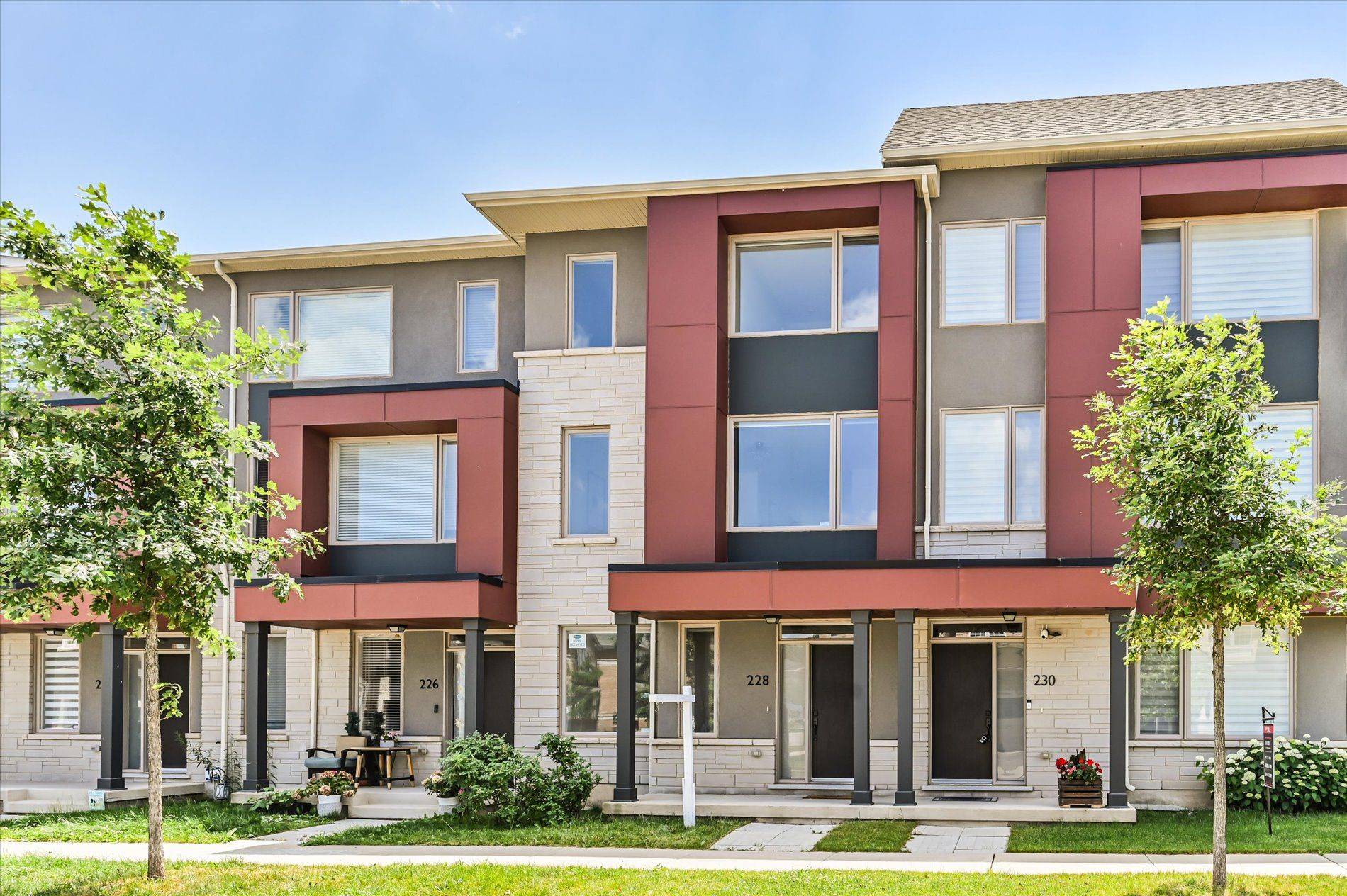 Oakville, ON L6M 1S2,228 Harold Dent TRL
