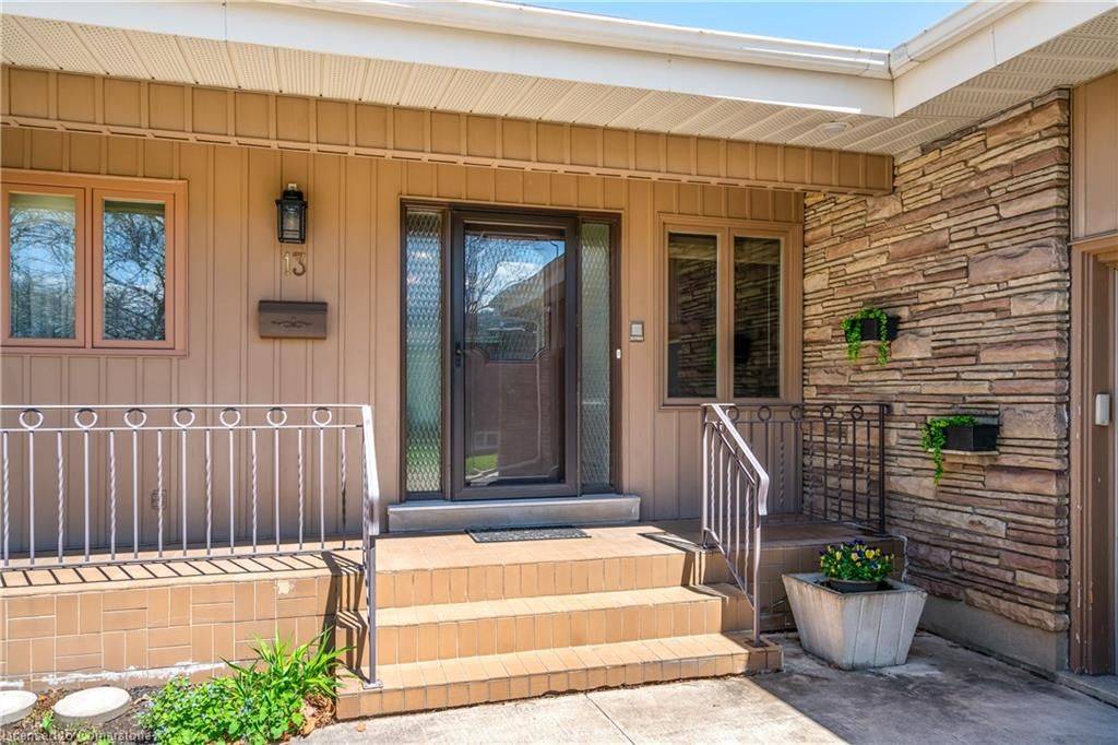 St. Catharines, ON L2T 2B9,13 Jasmin CRES