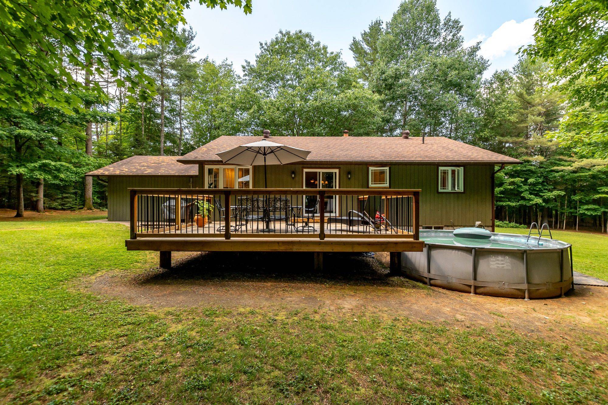 Huntsville, ON P0B 1M0,549 Greer RD