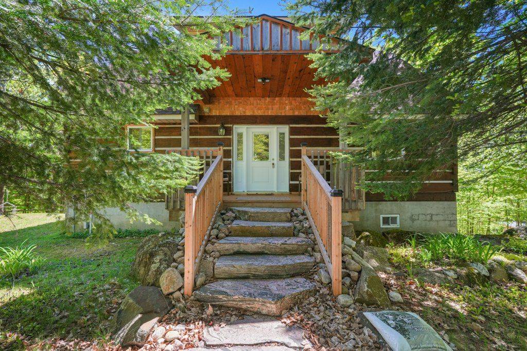 Seguin, ON P2A 0B2,52 Little Otter LN