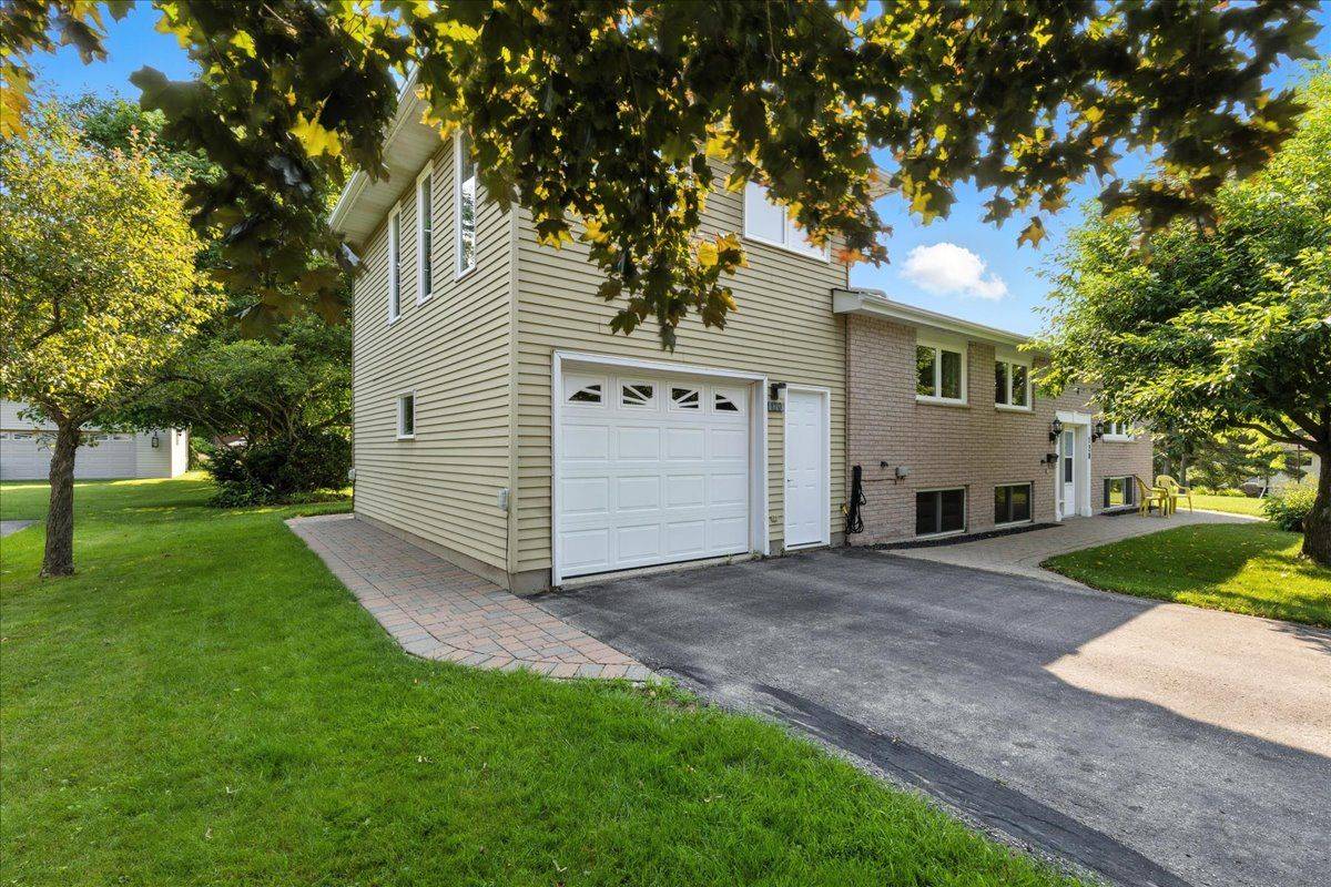 Centre Wellington, ON N1M 3C1,120 Can Robert ST