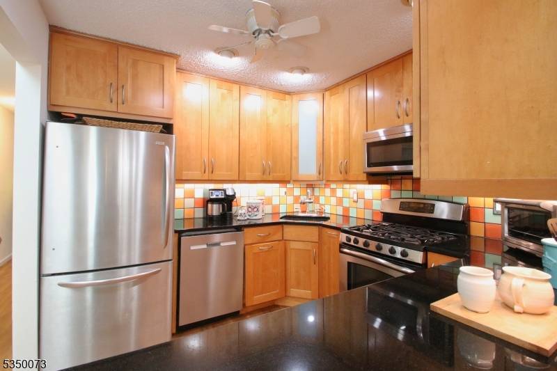Franklin Twp., NJ 08823,21 Crabapple Ln