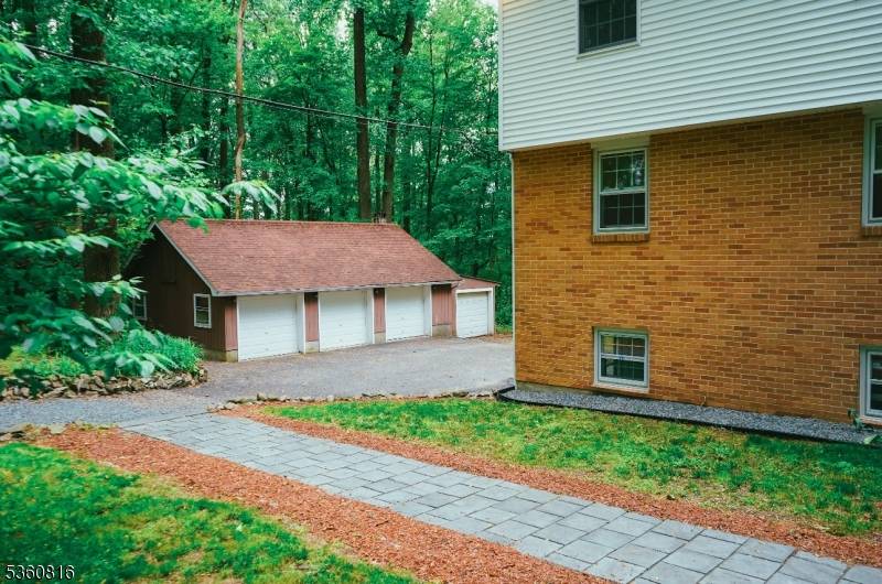 Lebanon Twp., NJ 08826,103 Mountain Top Rd