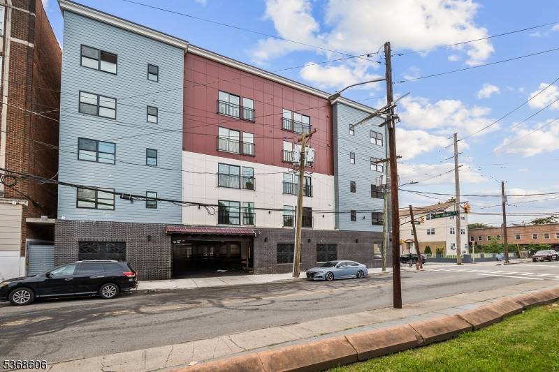 Paterson City, NJ 07501,180 Carroll St