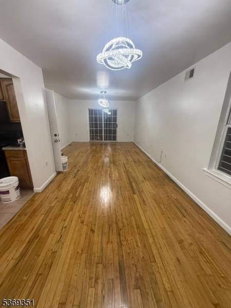 Elizabeth City, NJ 07206,326 Livingston St