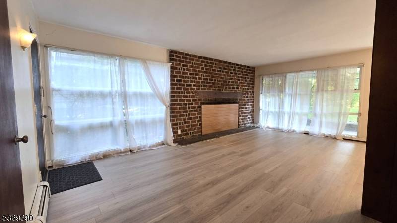 Ridgewood Village, NJ 07450,459 Summit St