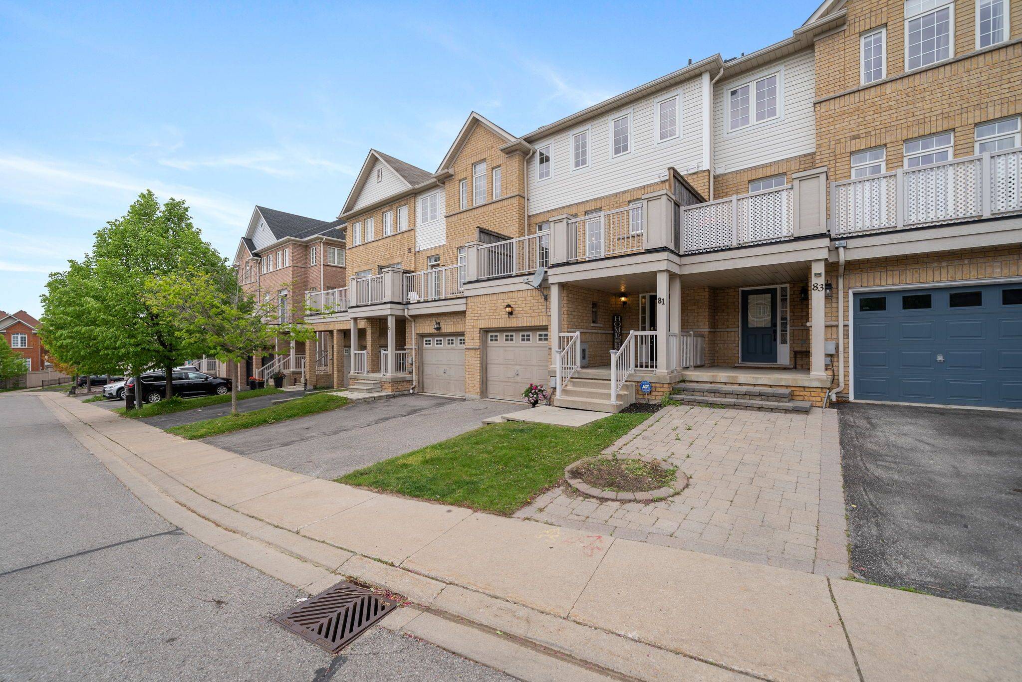 Whitby, ON L1N 0G1,81 Barkdale WAY