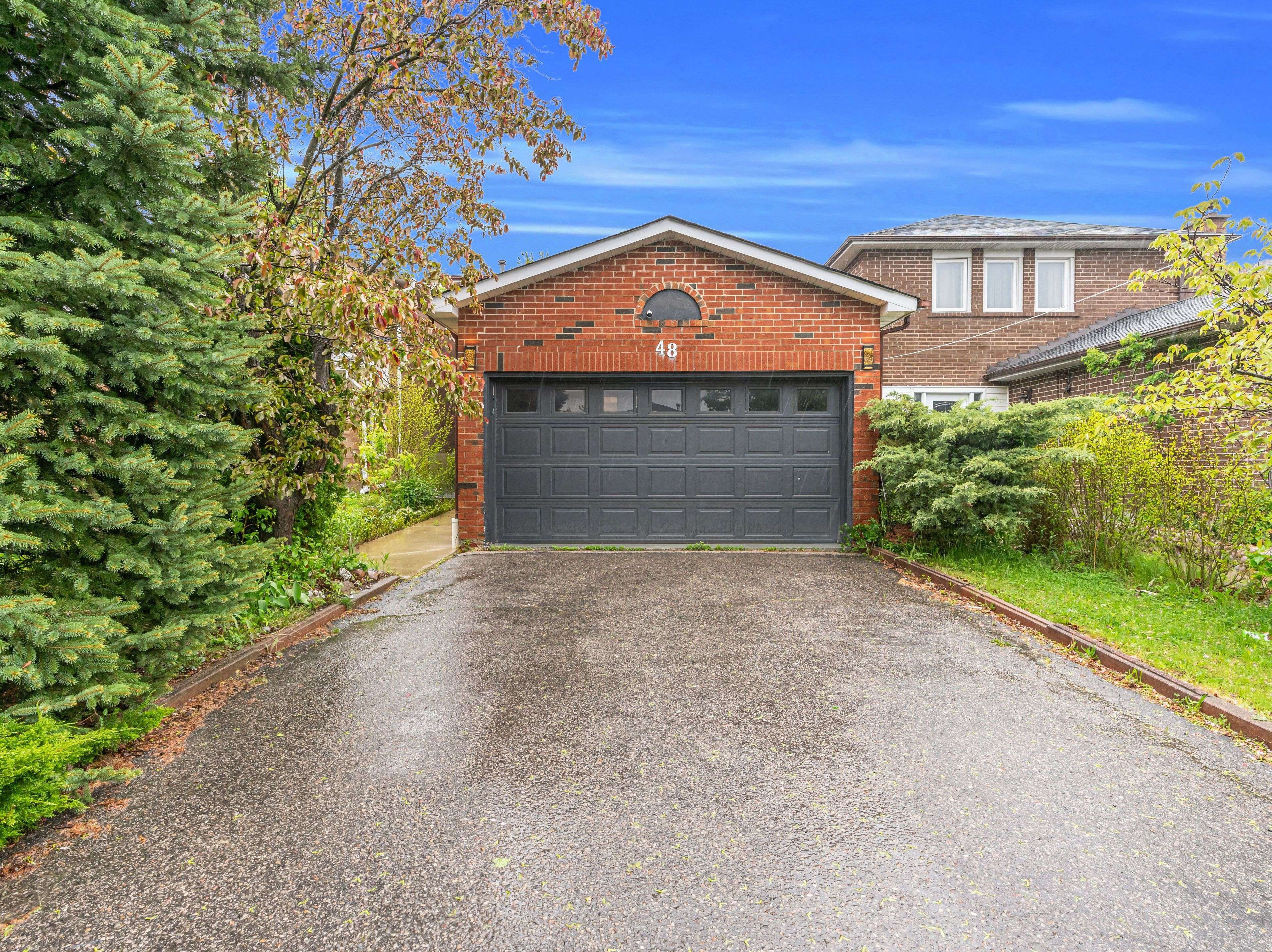 Richmond Hill, ON L4C 5V5,48 Gray CRES