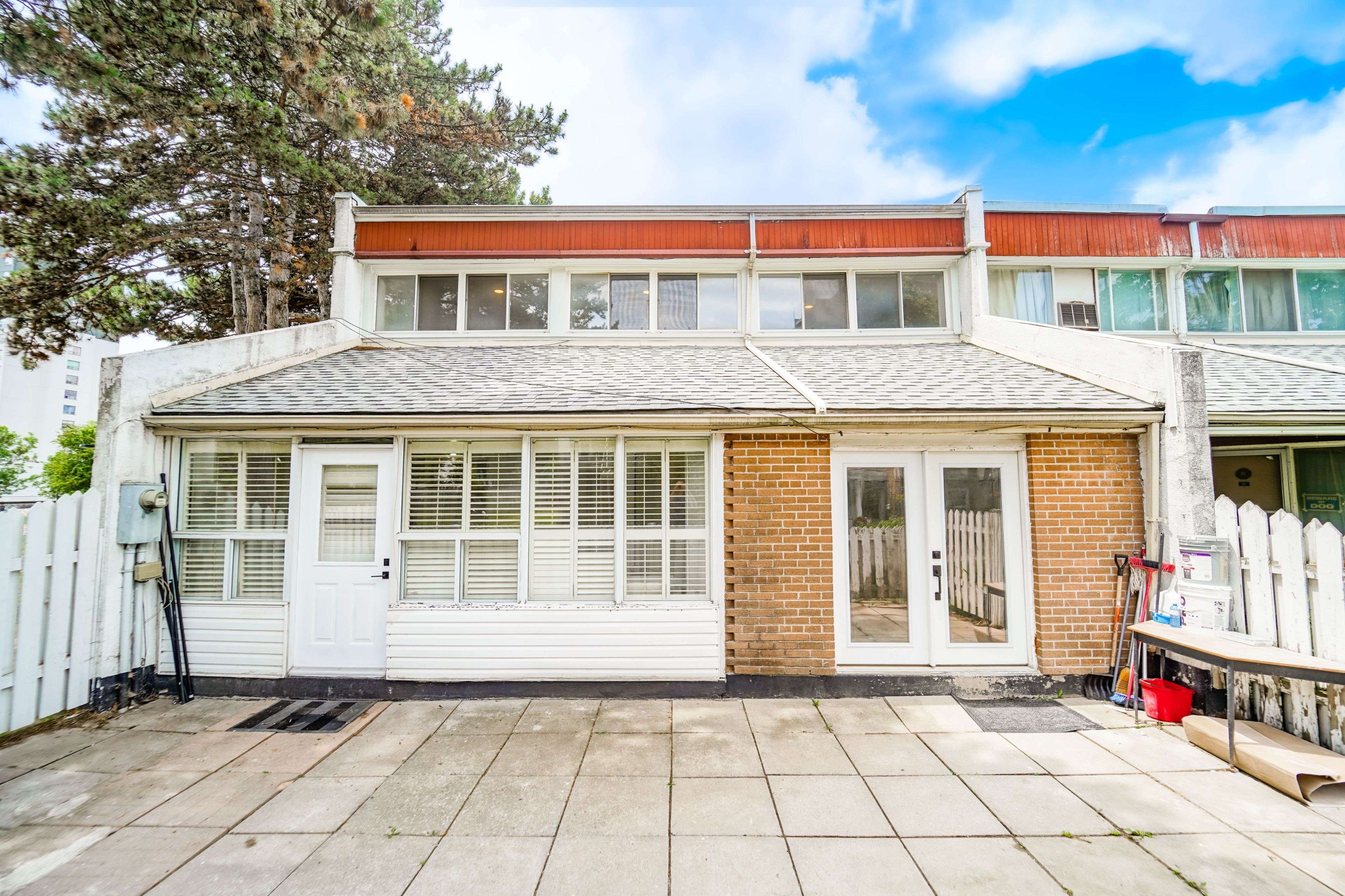 Toronto W05, ON M3N 2J8,2901 Jane ST #Unit 106