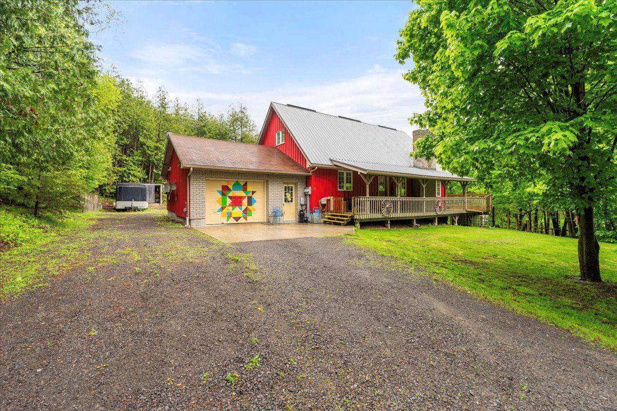 Tyendinaga, ON K0K 2Y0,14 Smith RD