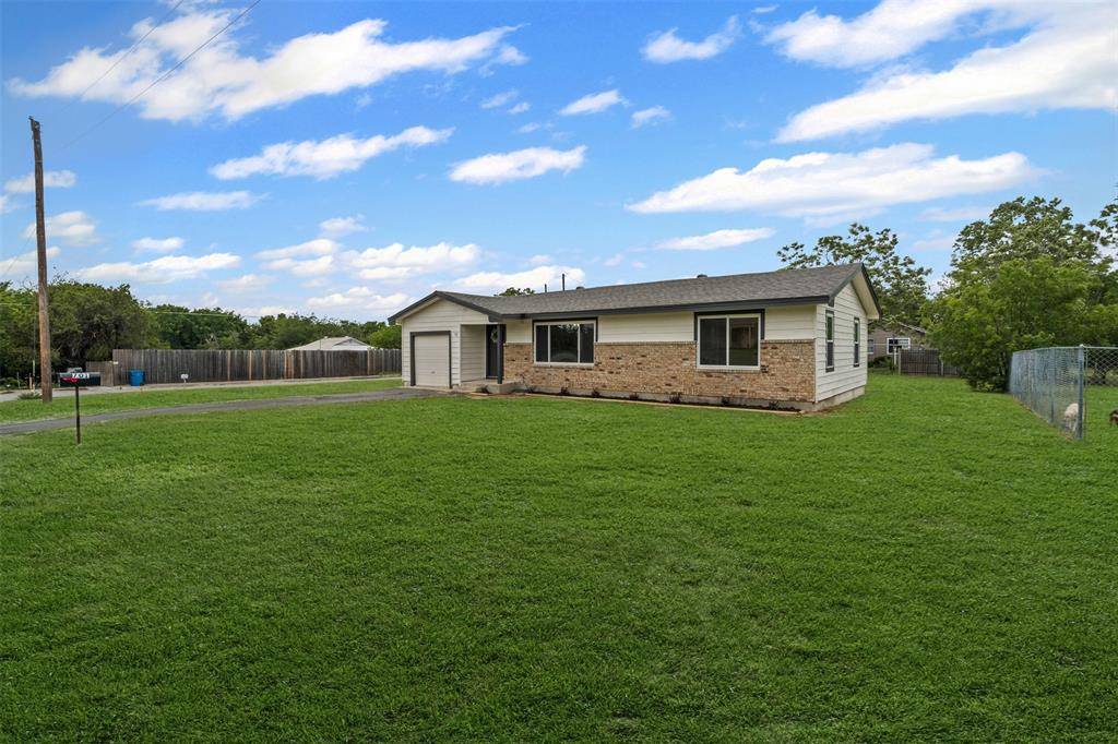 Weatherford, TX 76086,701 E 2nd Street