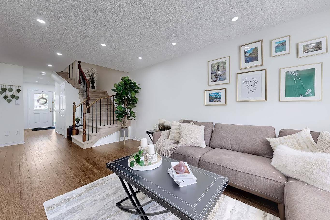 Oshawa, ON L1K 0K3,460 Woodmount DR #14