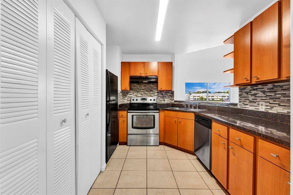 Lauderdale Lakes, FL 33309,3449 NW 44th St #205