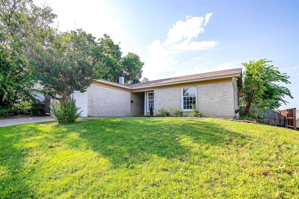 Fort Worth, TX 76116,7833 Gaston Avenue