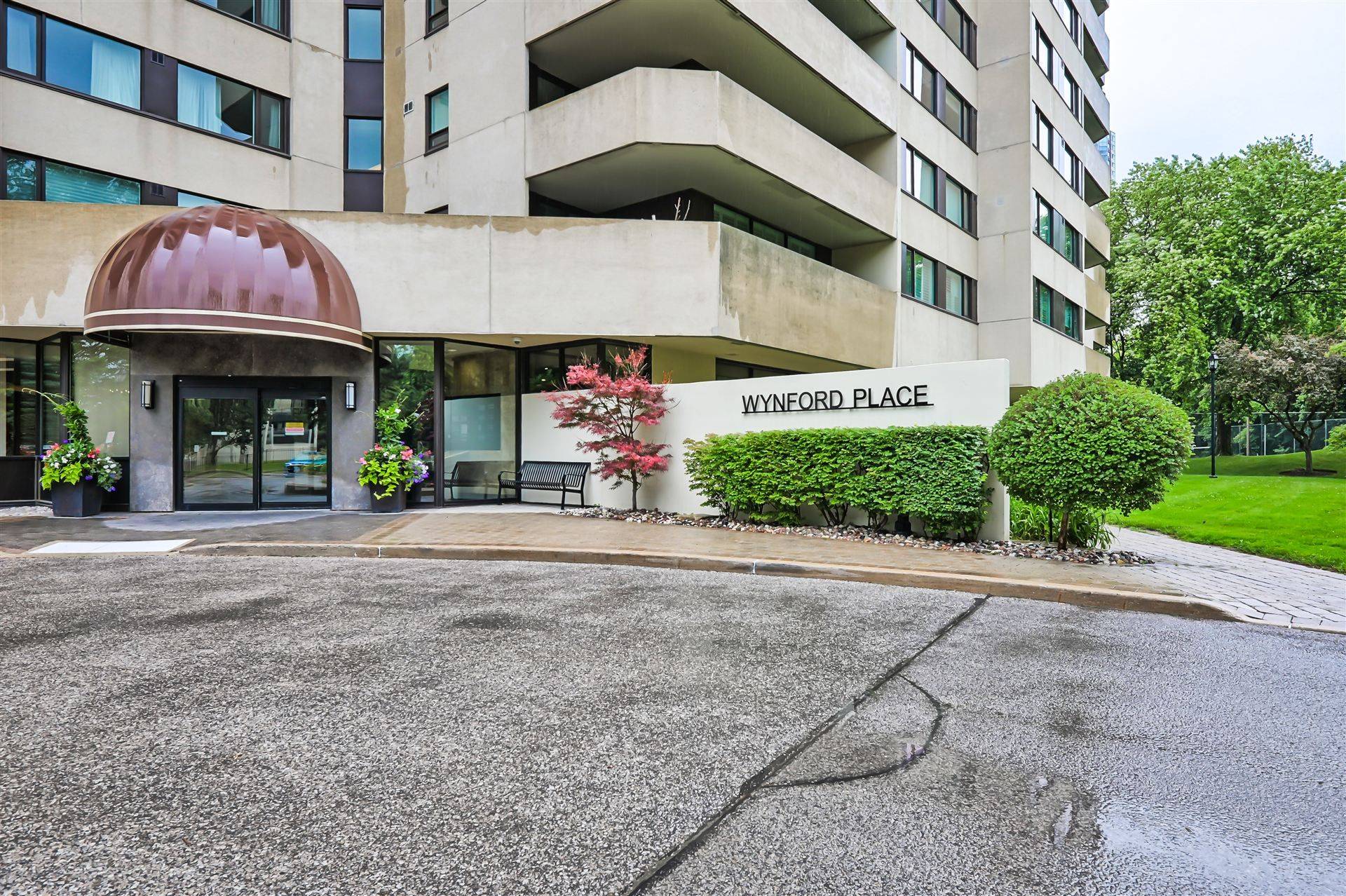Toronto C13, ON M3C 3H9,75 Wynford Heights CRES #305
