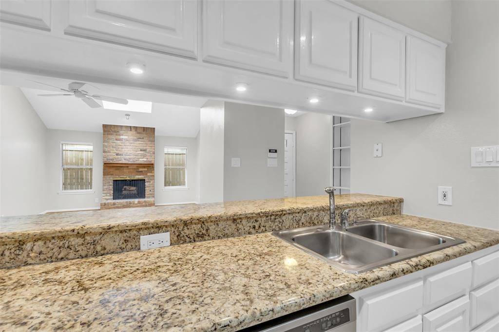 Dallas, TX 75214,6352 Lakeshore
