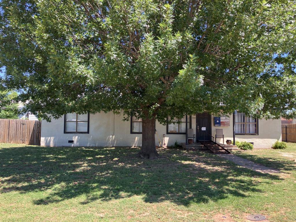Seymour, TX 76380,110 W Miller