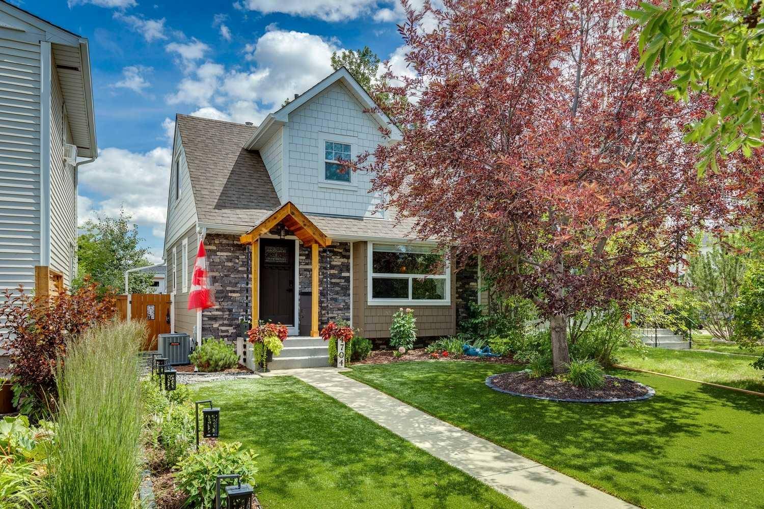 Calgary, AB T2T 6C4,4704 Quentin ST Southwest