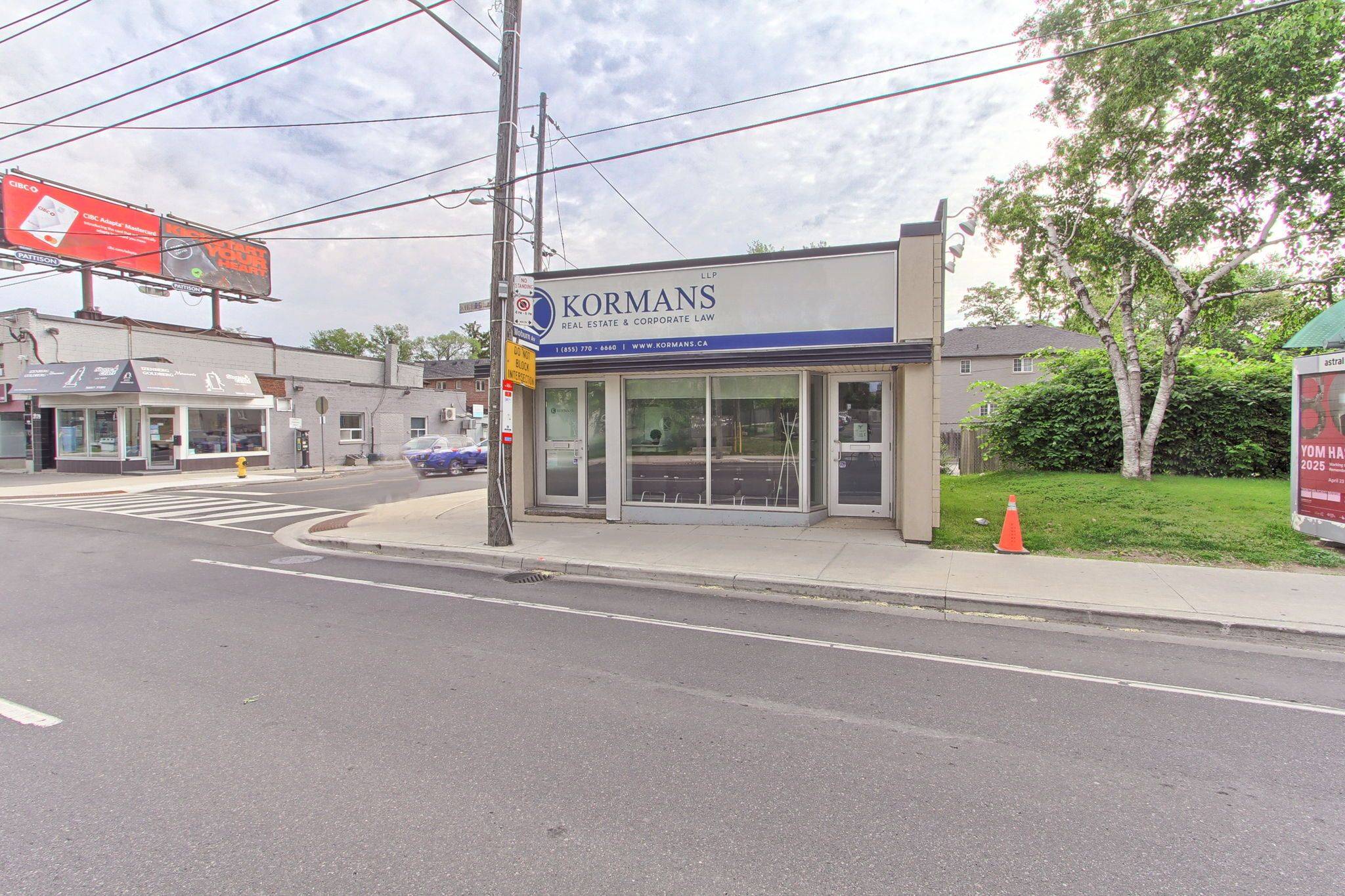 Toronto C04, ON M6A 2B1,3173 Bathurst ST #Main Floor