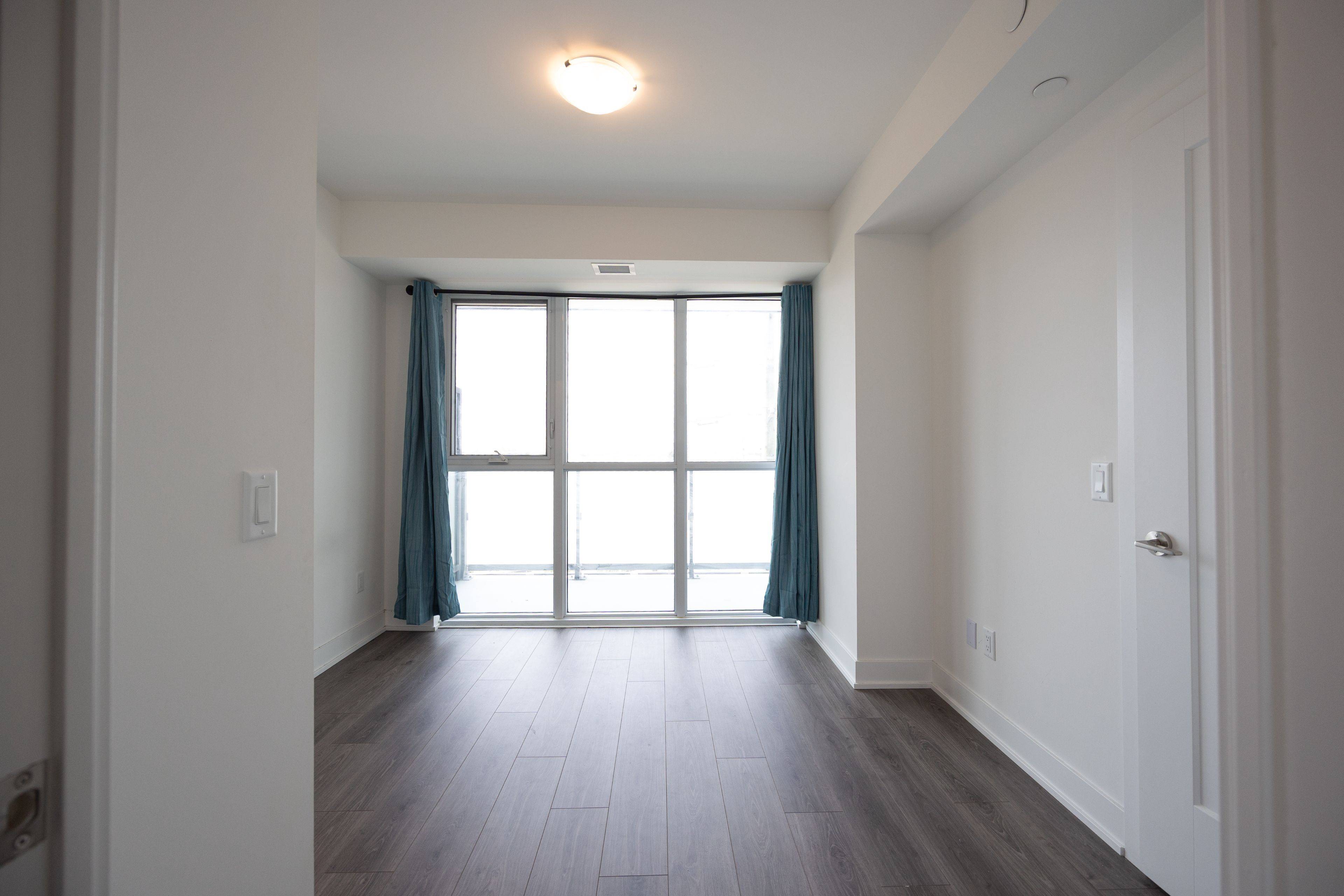 Oshawa, ON L1L 0W3,2545 SIMCOE ST N #412