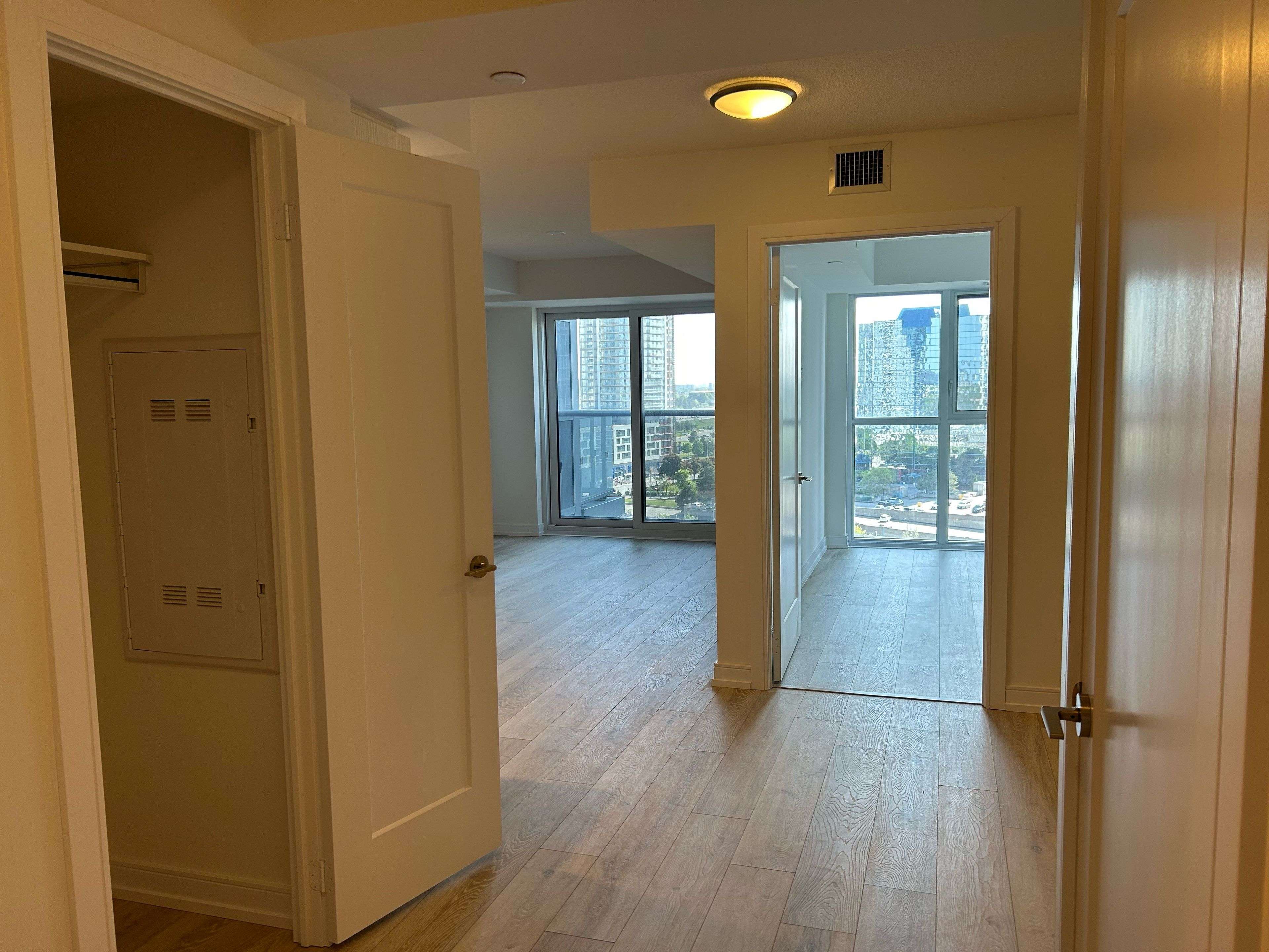 Toronto E07, ON M1S 0N4,225 Village Green SQ #1305