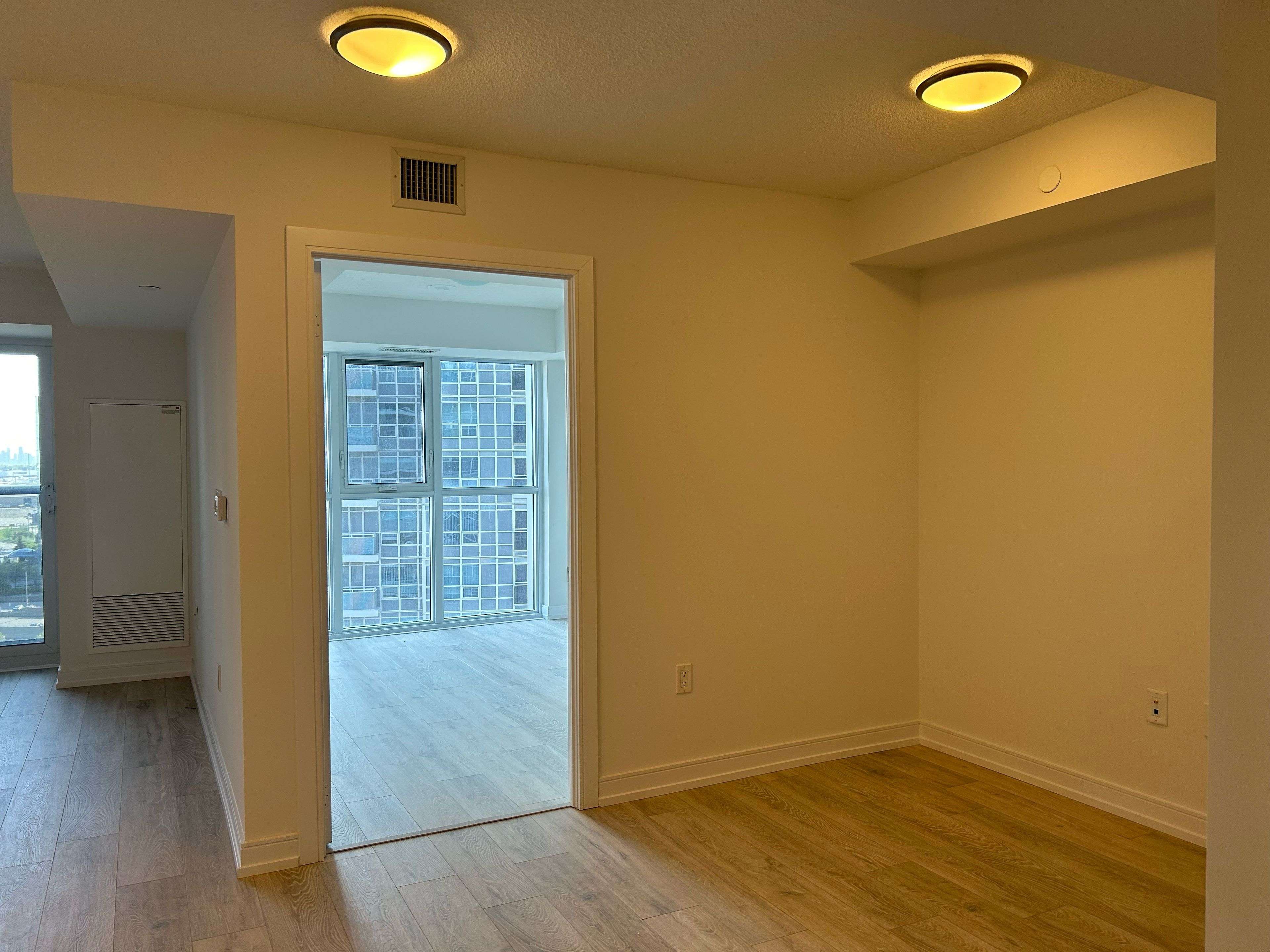 Toronto E07, ON M1S 0N4,225 Village Green SQ #1305