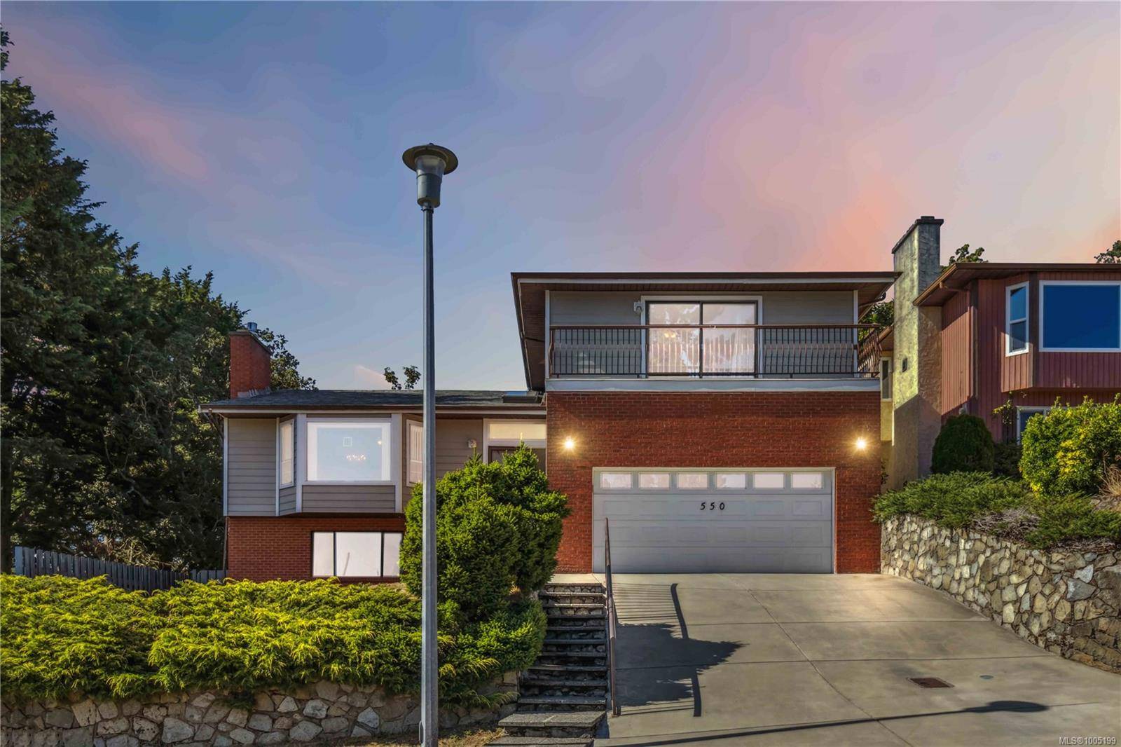 Saanich, BC V8Z 6N2,550 Fermoy Pl