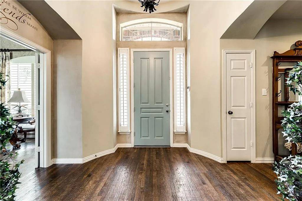 Rockwall, TX 75087,946 Briar Oaks Drive