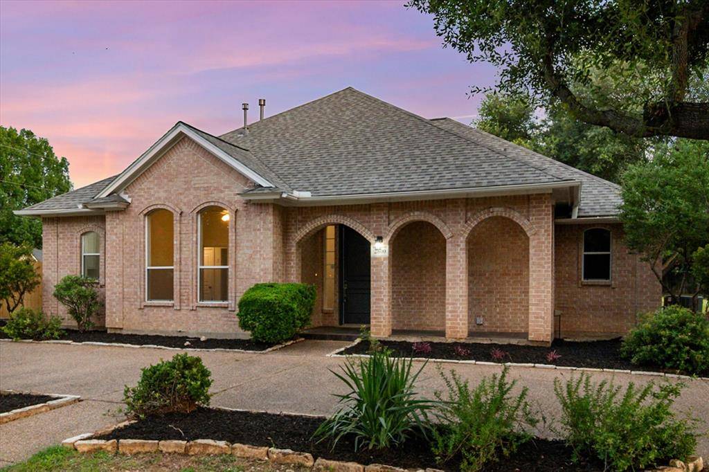 Dalworthington Gardens, TX 76016,2800 Broadacres Lane