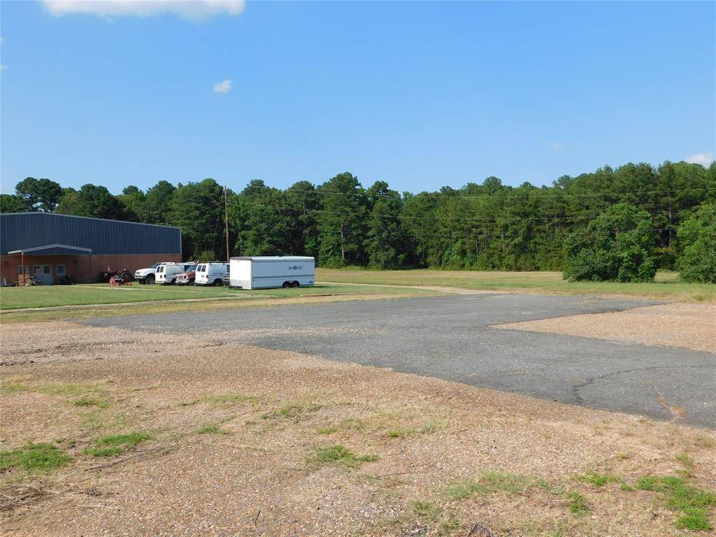 Haughton, LA 71037,4705 Highway 80 #1