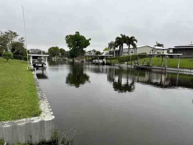 Okeechobee, FL 34974,2438 SE 32nd St