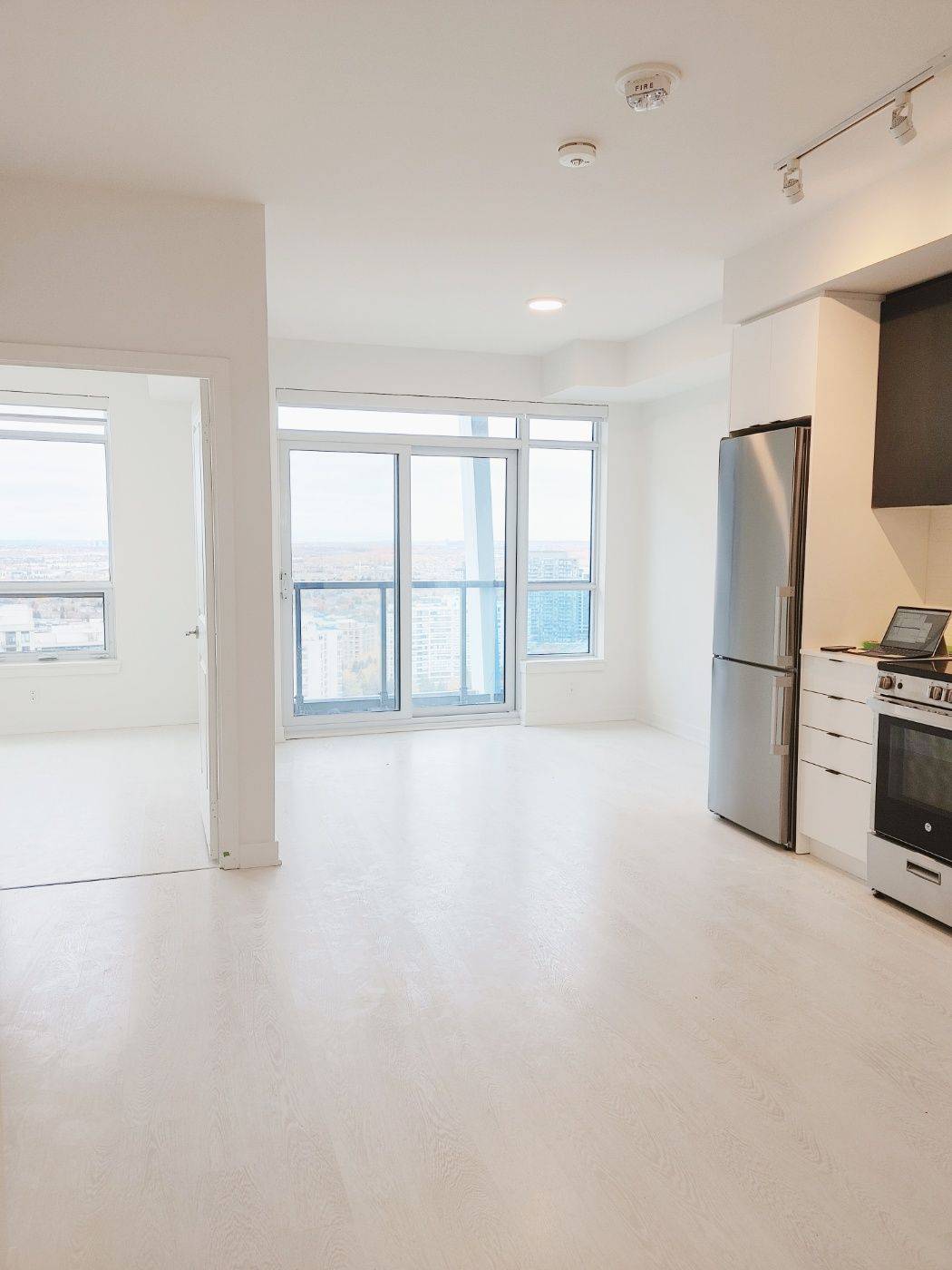 Vaughan, ON L4J 0L8,50 Upper Mall WAY #2506
